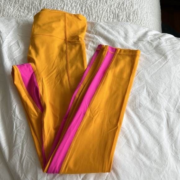 All Access Bandier Utility Pocket Legging + Bra Top 2 piece workout set - Picture 10 of 12